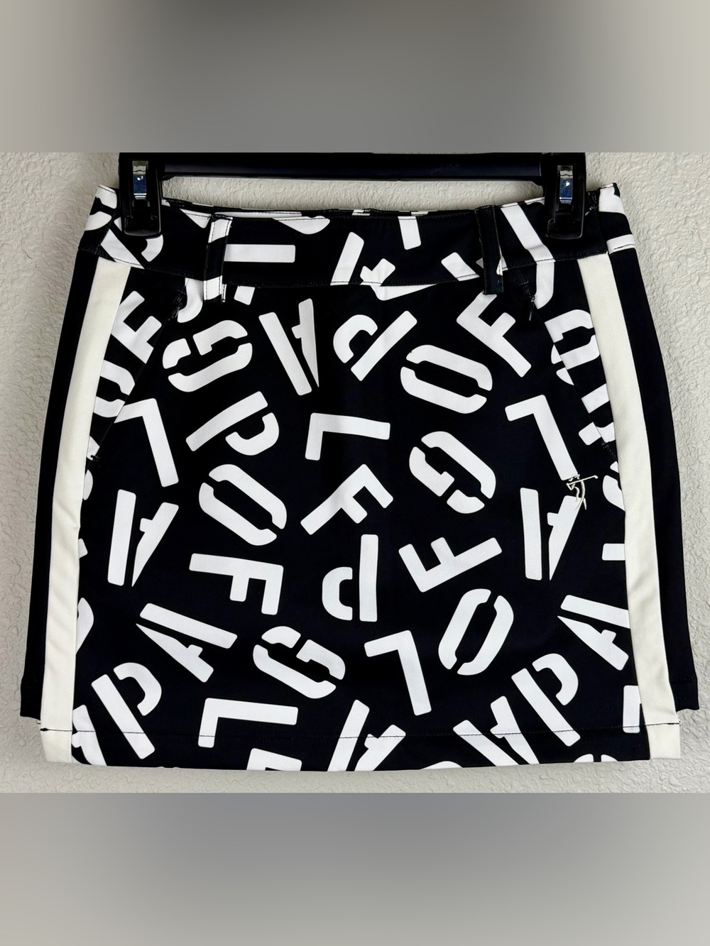 NWT LPGA Performance Golf Wear Abstract Logo Print Skort Black White Size XS 25”